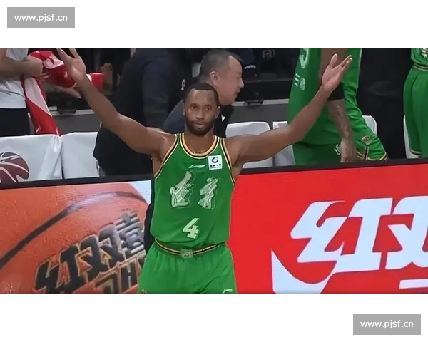 辽宁官宣弃用弗格!240 万美元薪资占比 60%,季后赛崩盘触发重建 辽宁官宣弃用弗格!240 万美元薪资占比 60%,季后赛崩盘触发重建