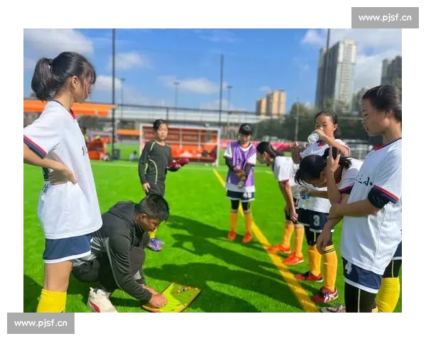 足球点燃乡村希望:亚泰青训走进辽源寿山镇小学送教 足球点燃乡村希望:亚泰青训走进辽源寿山镇小学送教