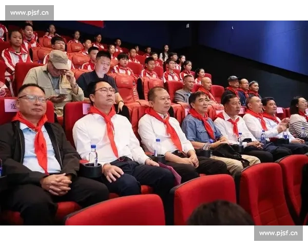 段伟伦：从电影导演到文化创新先锋的成长历程与成就探索