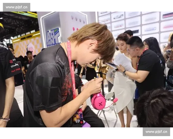 女选手视角看电竞:硝烟散尽,她们的坚持你可见 女选手视角看电竞:硝烟散尽,她们的坚持你可见